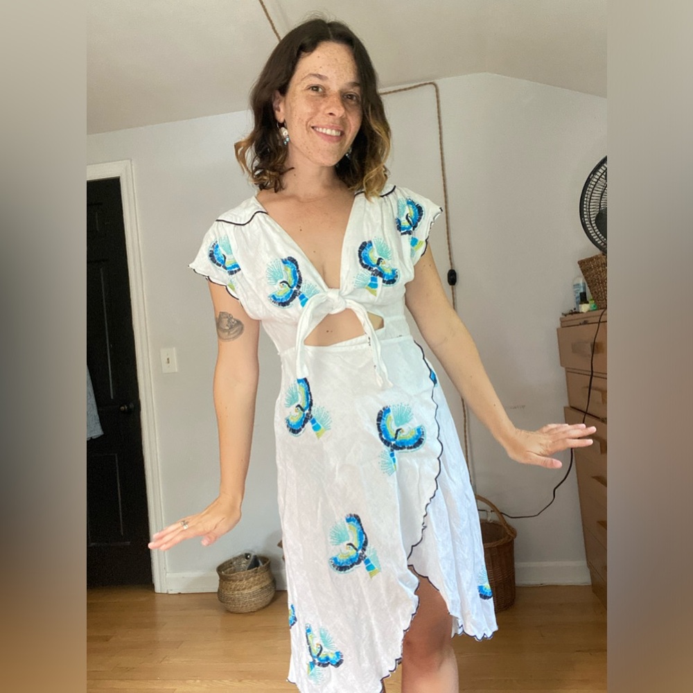 Farm Rio Embroidered Green Blue Macaw Tropical White Linen Wrap Dress Size S